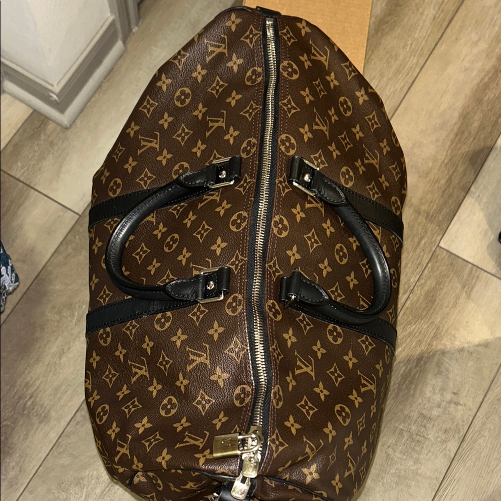 Louis Vuitton Keepall Bandouliere 45 Monogram Travel Duffel Bag w/Strap